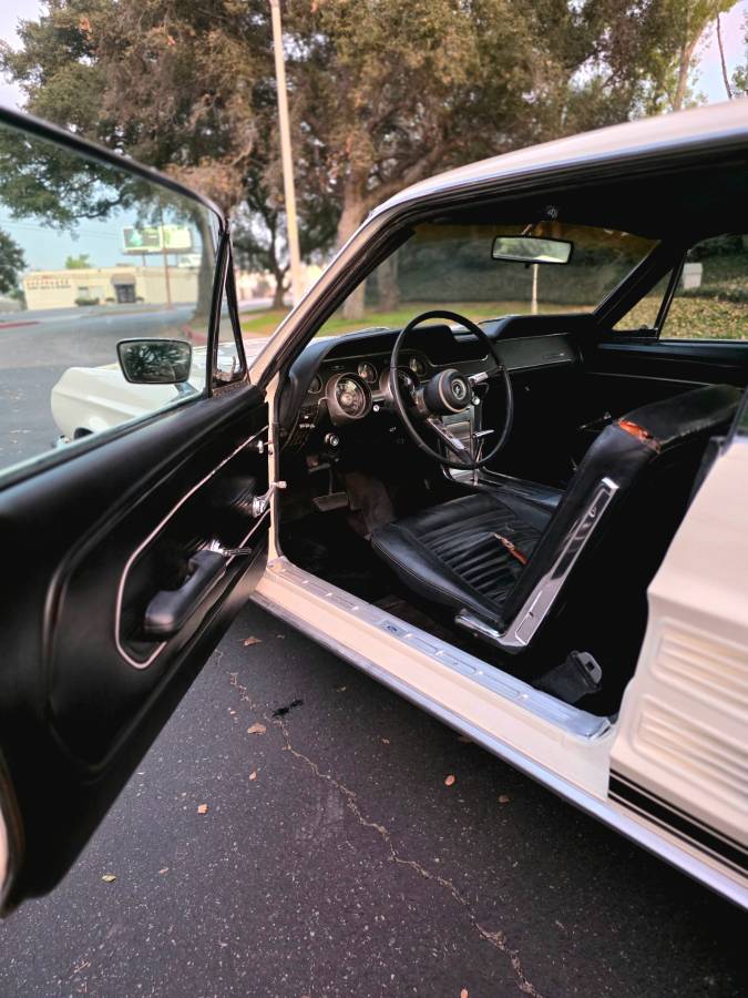 Ford-mustang-1967-white-11