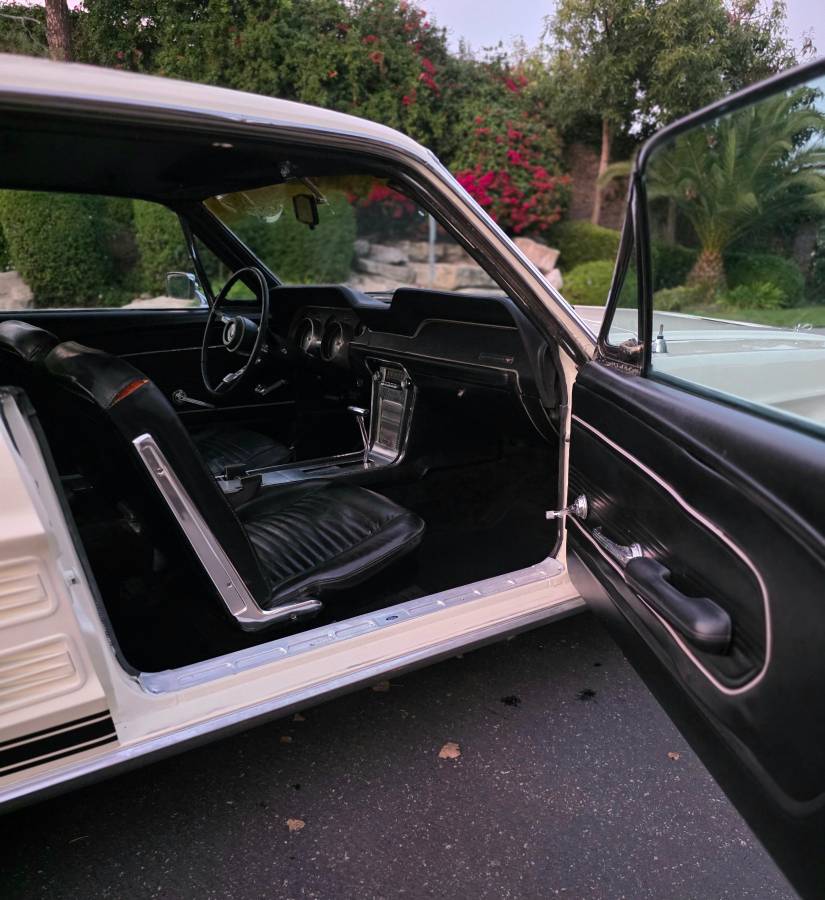 Ford-mustang-1967-white-14