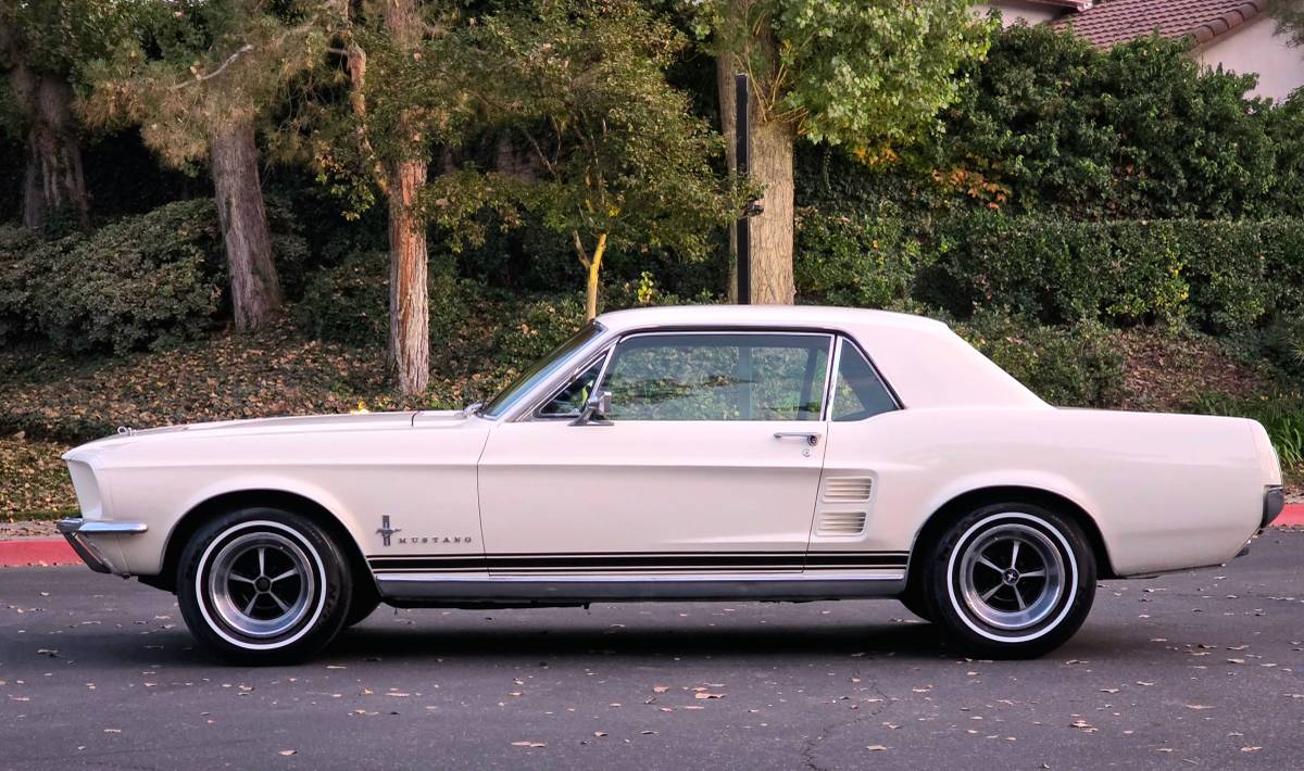 Ford-mustang-1967-white-5