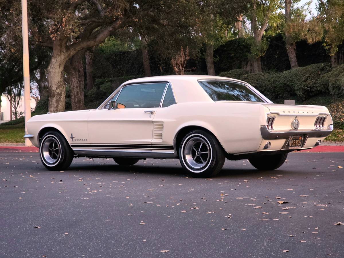 Ford-mustang-1967-white-9