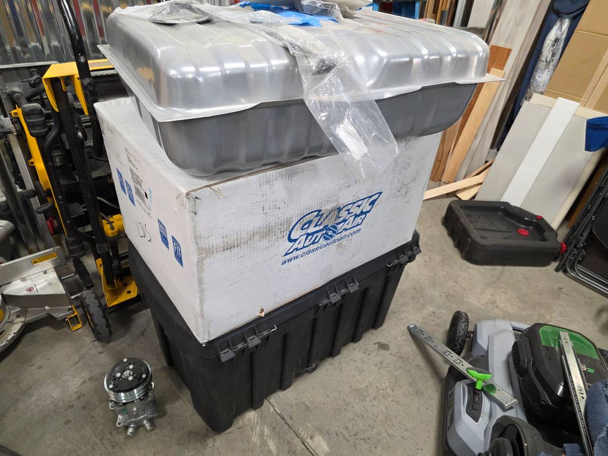 Ford-mustang-1973-white-11