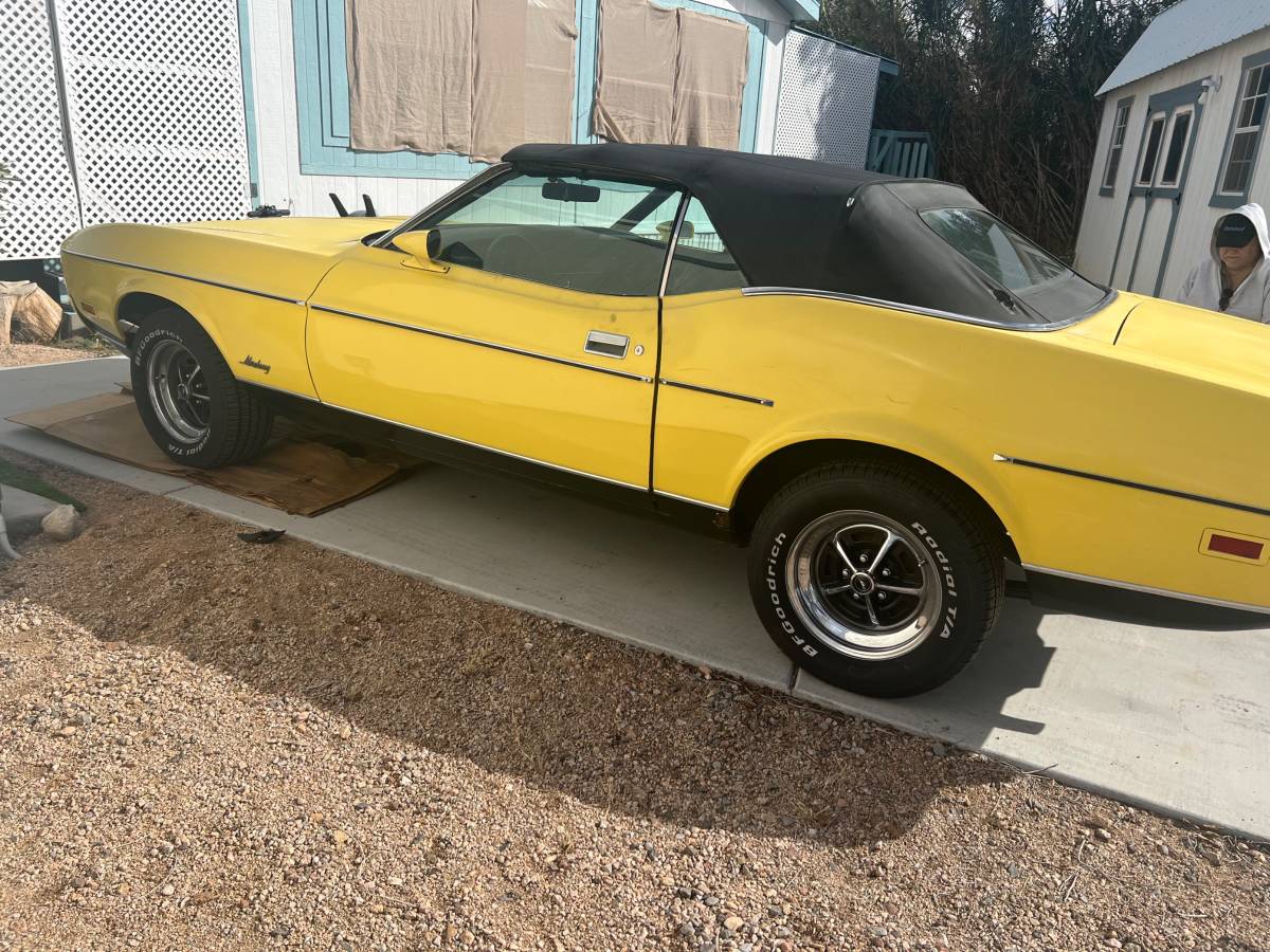 Ford-mustang-1973-yellow-4