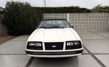Ford-mustang-1983-white-1