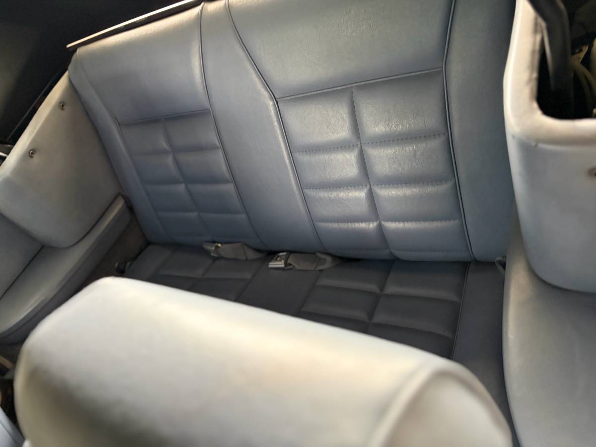 Ford-mustang-1983-white-3