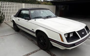 Ford-mustang-1983-white