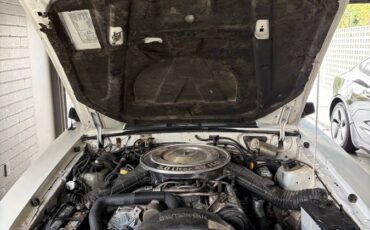 Ford-mustang-1983-white-8