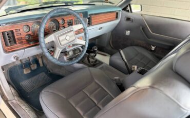 Ford-mustang-1983-white-9