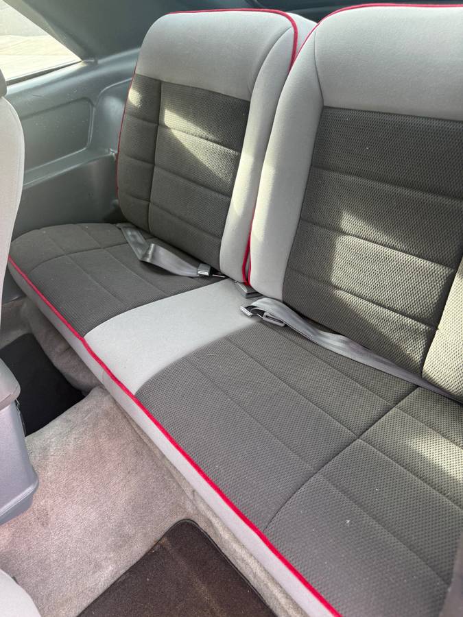 Ford-mustang-1985-10