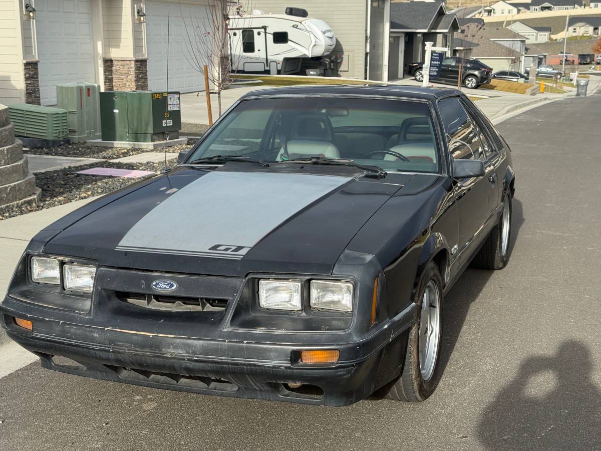 Ford-mustang-1985-11