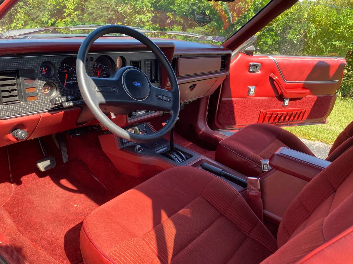 Ford-mustang-1986-red-13