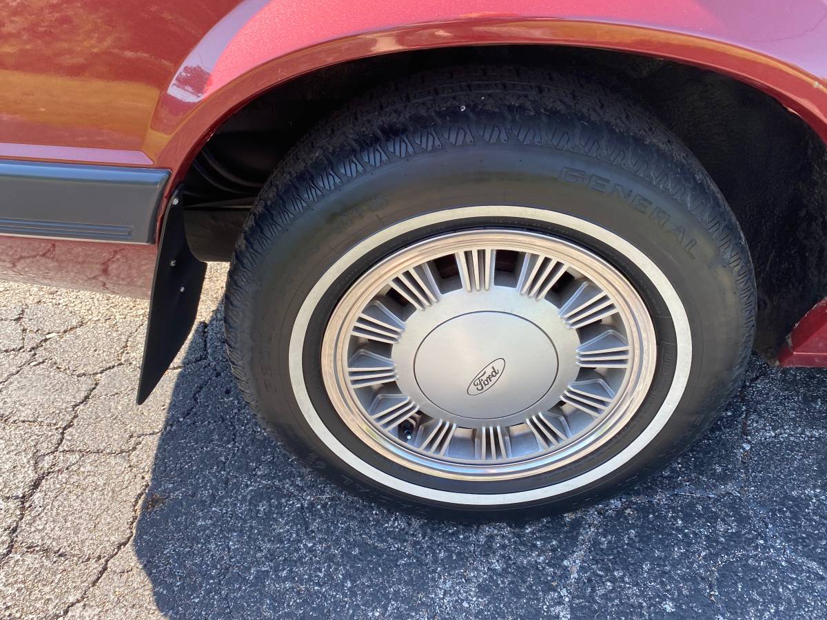 Ford-mustang-1986-red-17