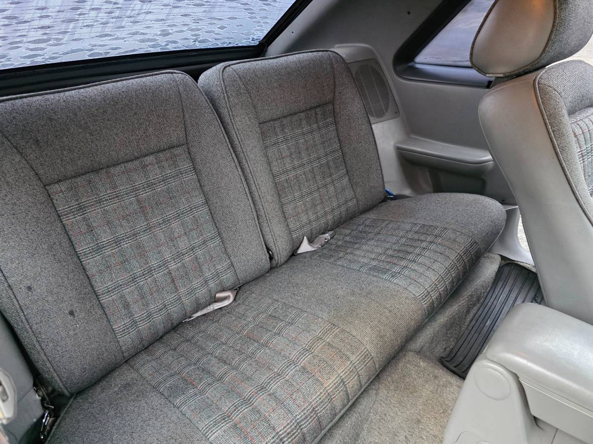 Ford-mustang-1987-11