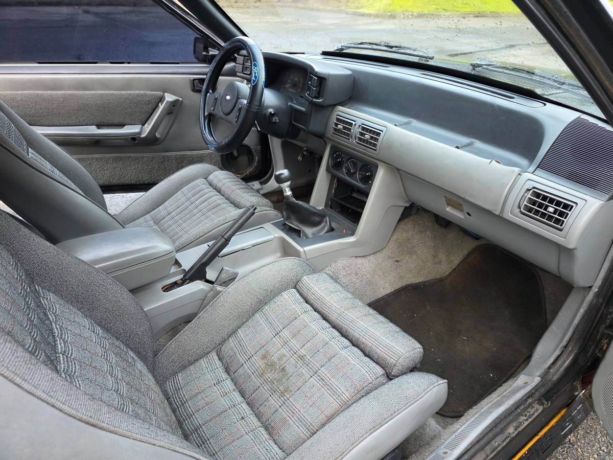 Ford-mustang-1987-12