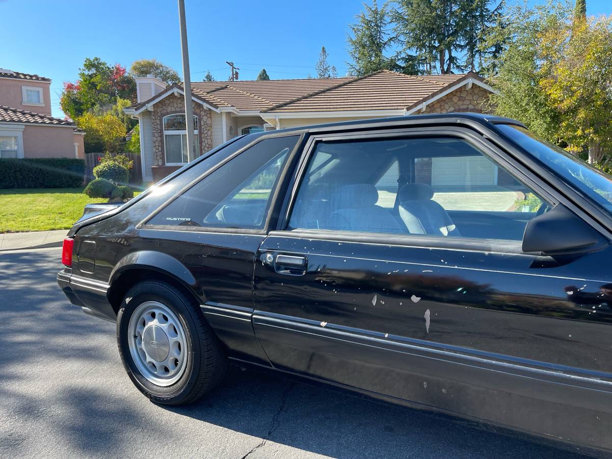 Ford-mustang-1988-10