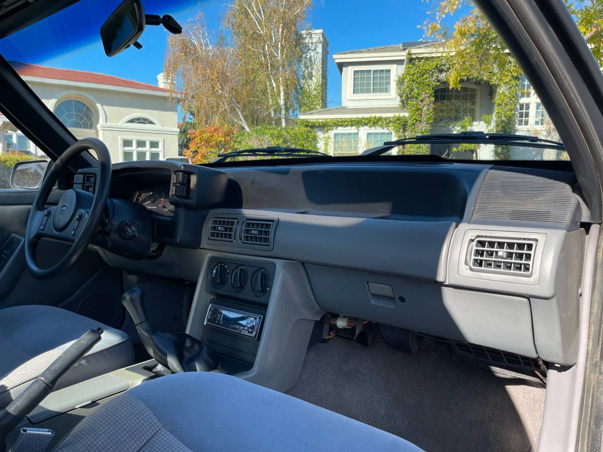 Ford-mustang-1988-15