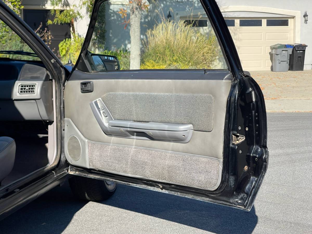 Ford-mustang-1988-16