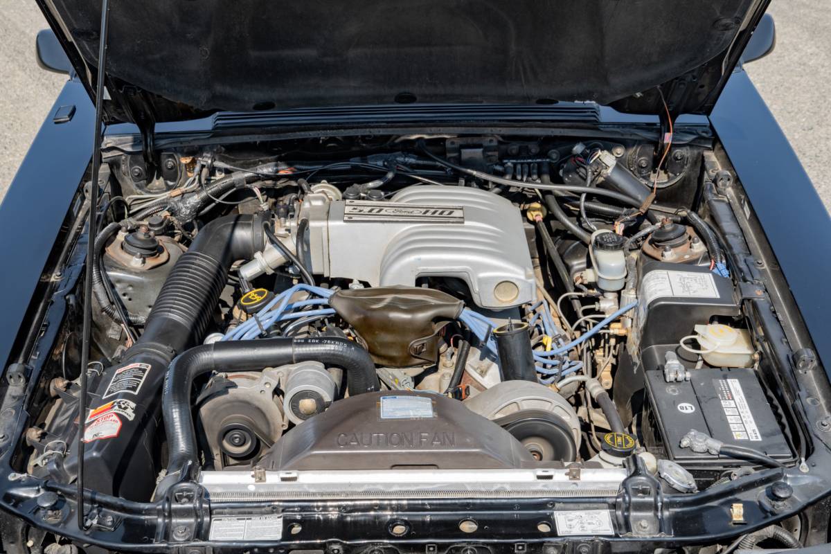 Ford-mustang-1988-black-14