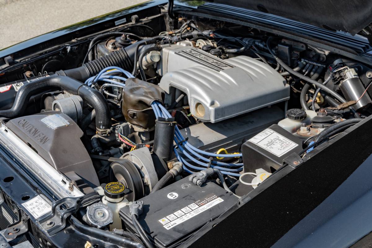 Ford-mustang-1988-black-2