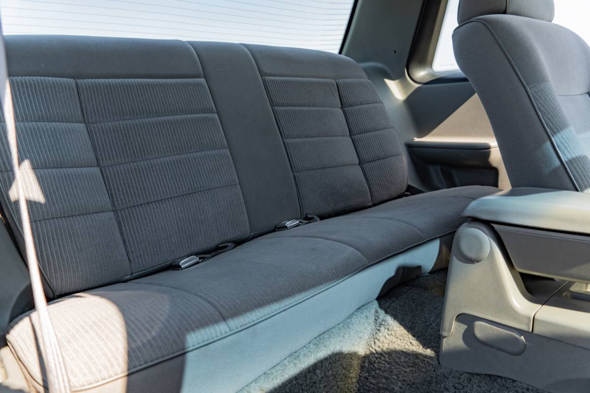 Ford-mustang-1988-black-20