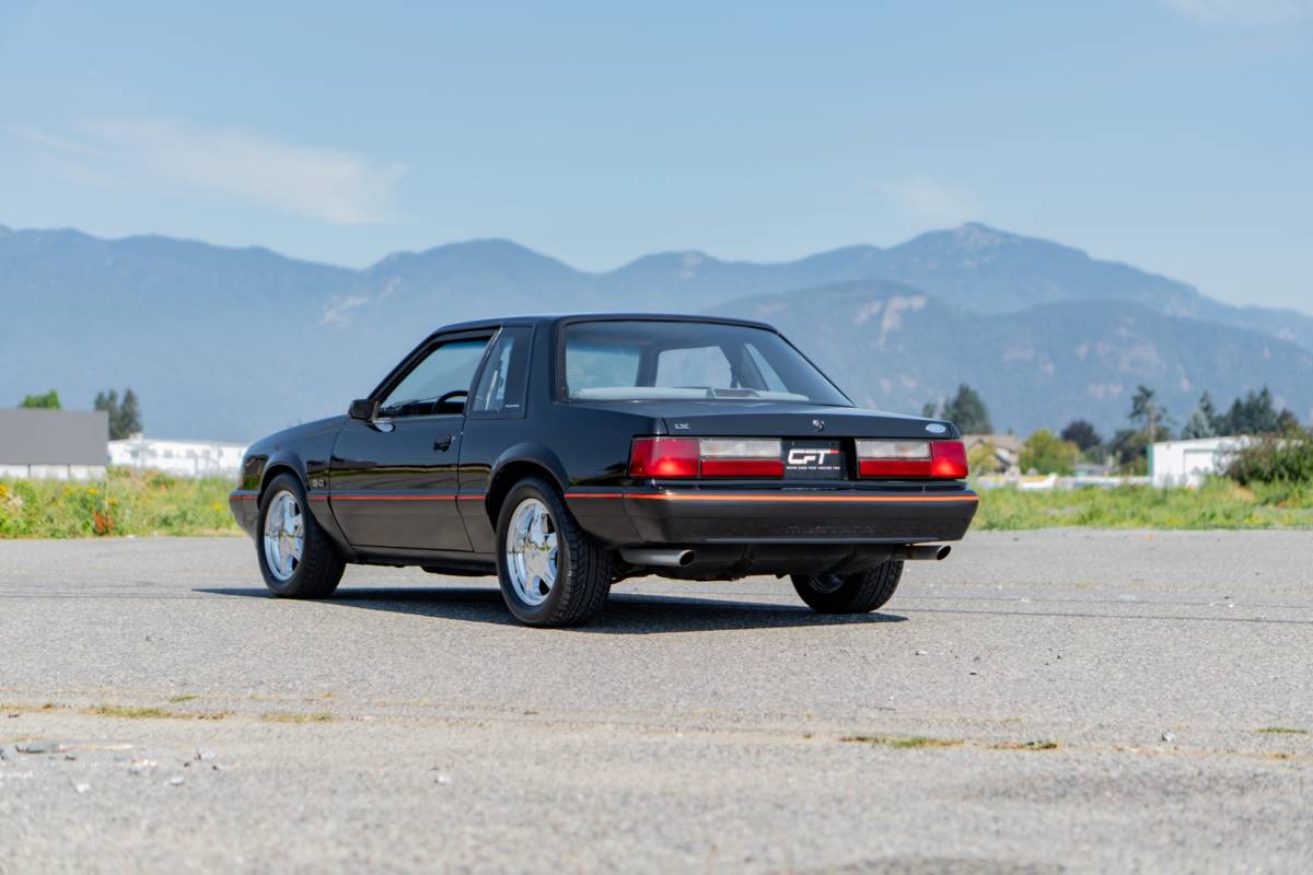Ford-mustang-1988-black-21
