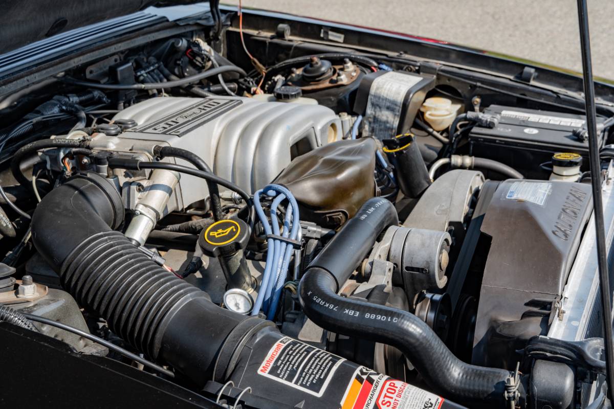 Ford-mustang-1988-black-23