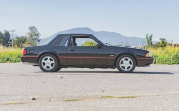 Ford-mustang-1988-black