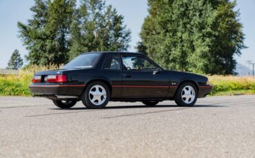 Ford-mustang-1988-black-4