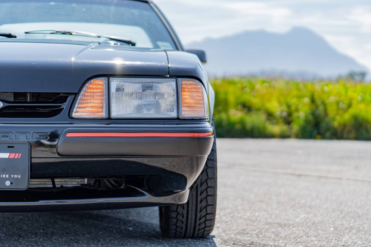 Ford-mustang-1988-black-9