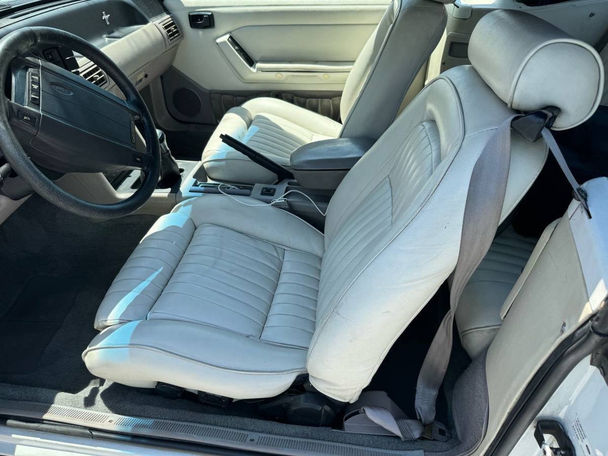 Ford-mustang-1990-white-2