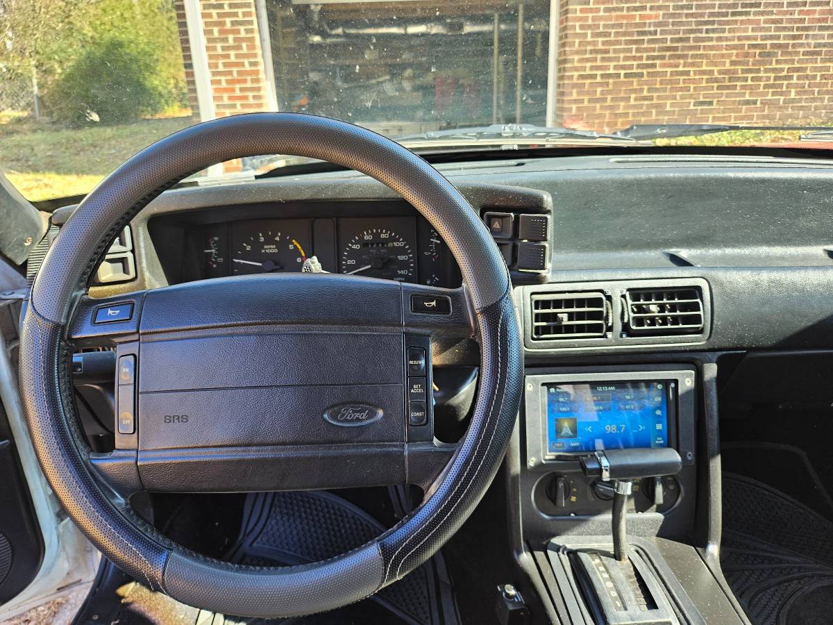 Ford-mustang-1991-white-10