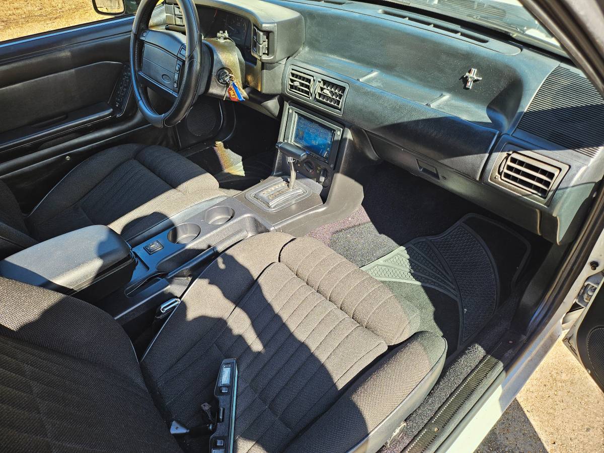 Ford-mustang-1991-white-11