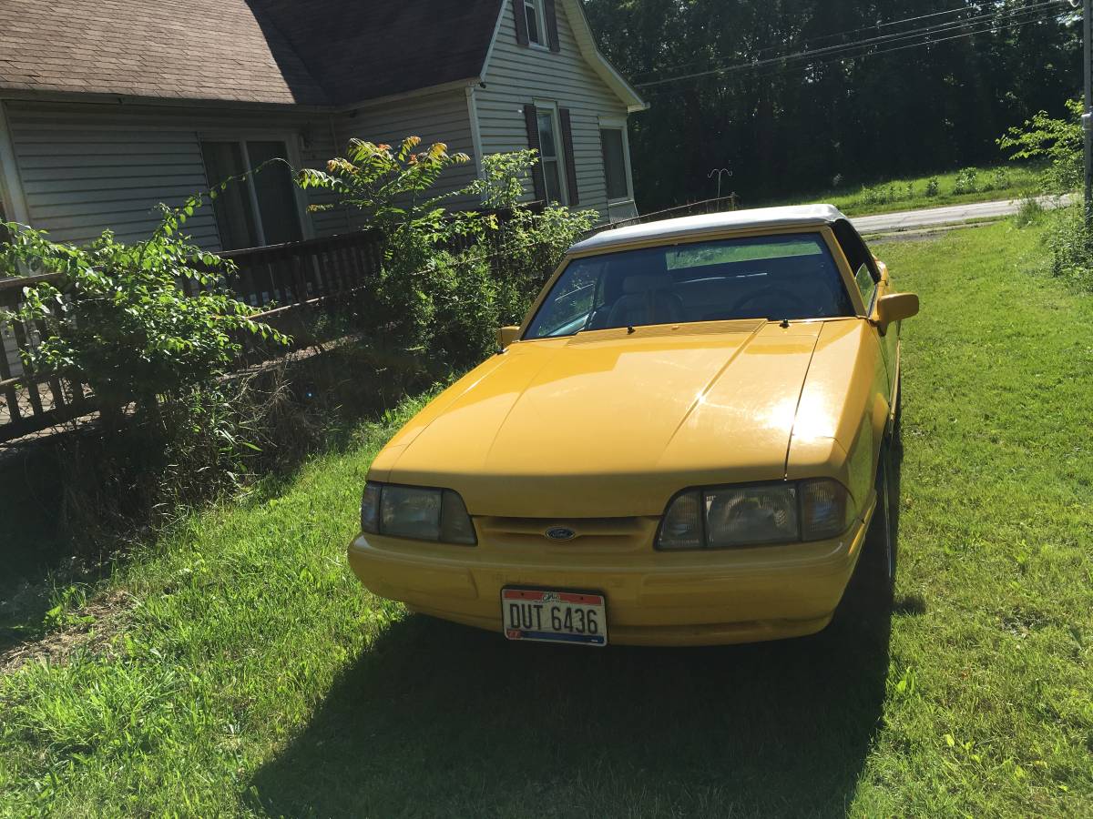 Ford-mustang-1993-yellow-2
