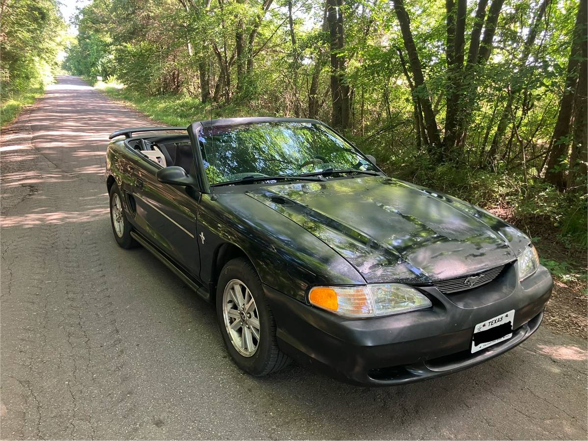 Ford-mustang-base-1996-black-11