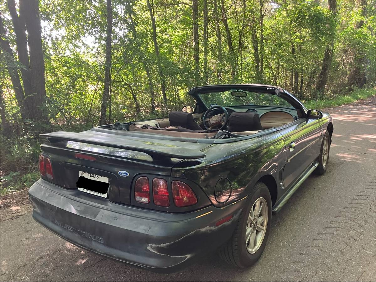 Ford-mustang-base-1996-black-12