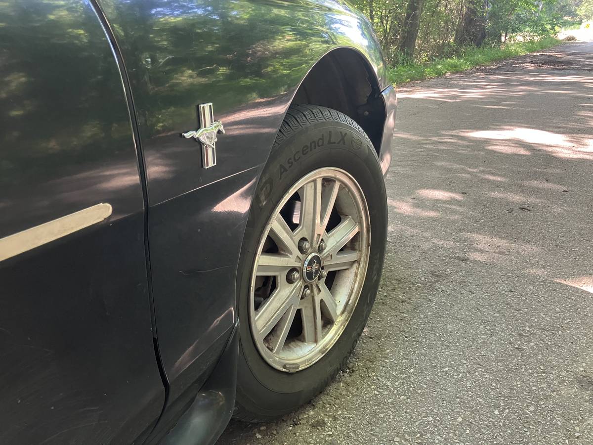 Ford-mustang-base-1996-black-3