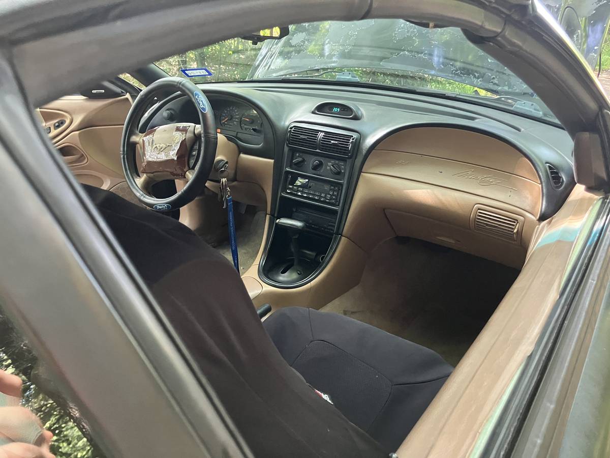 Ford-mustang-base-1996-black-4