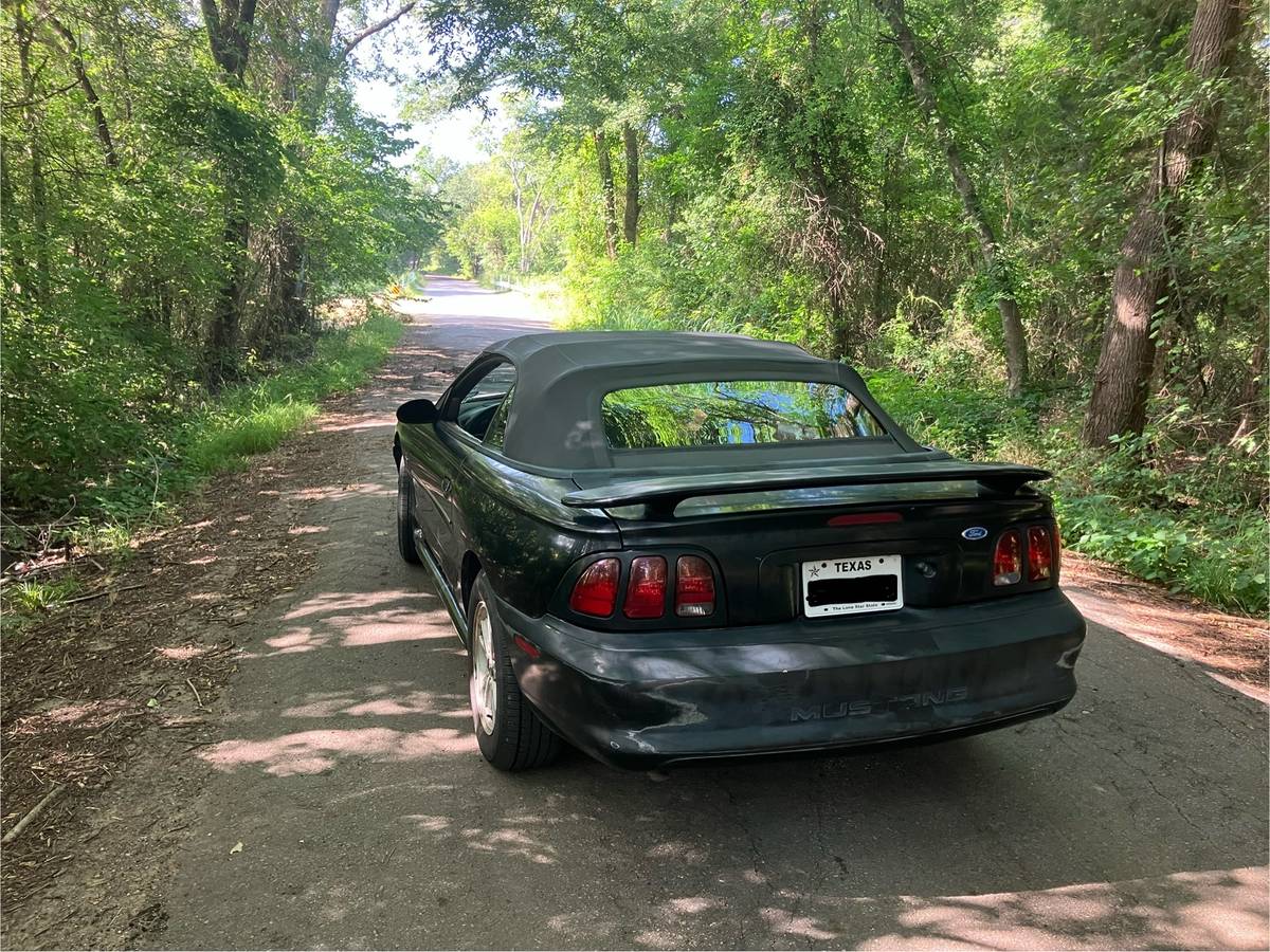 Ford-mustang-base-1996-black-7