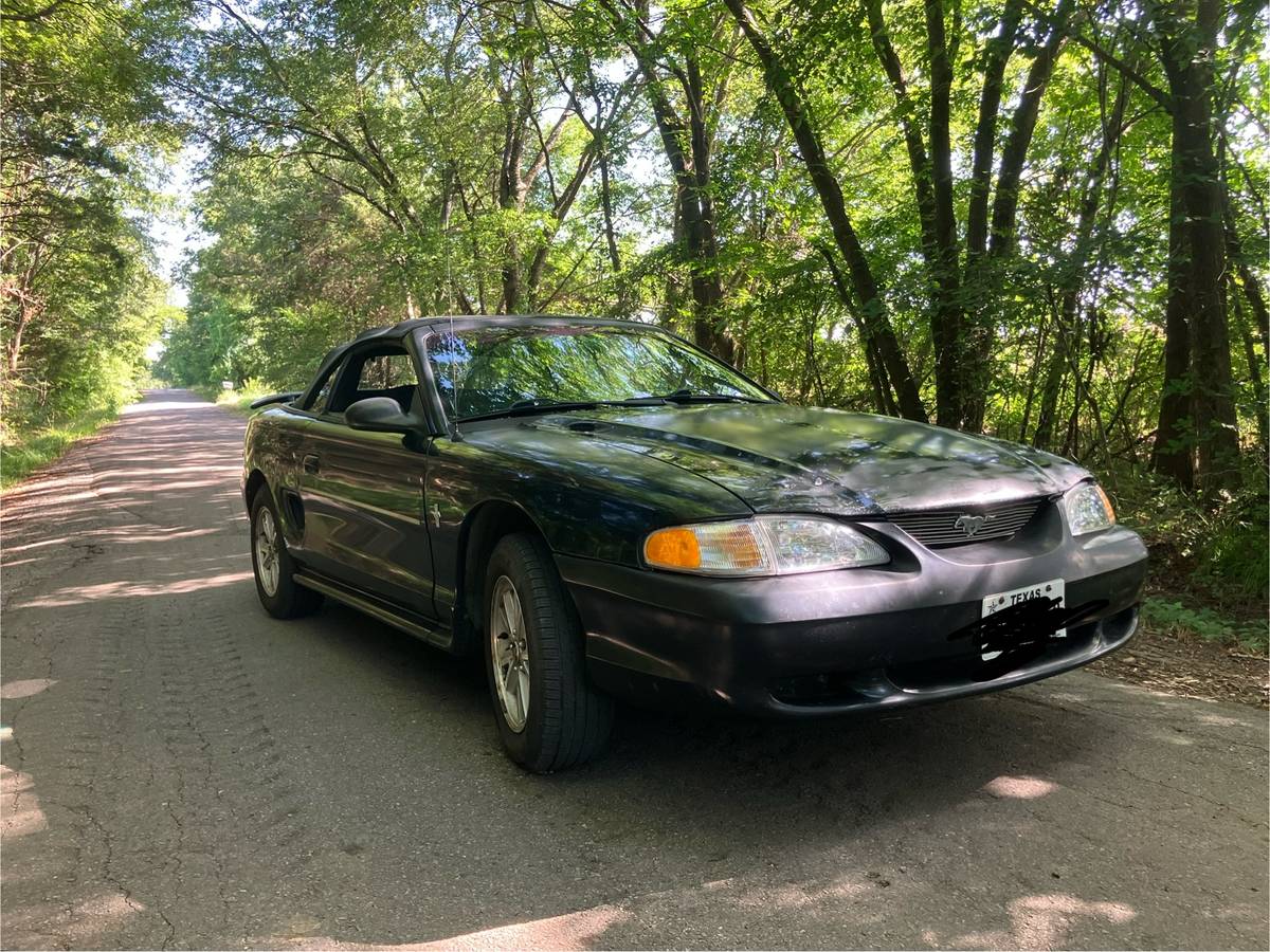 Ford-mustang-base-1996-black
