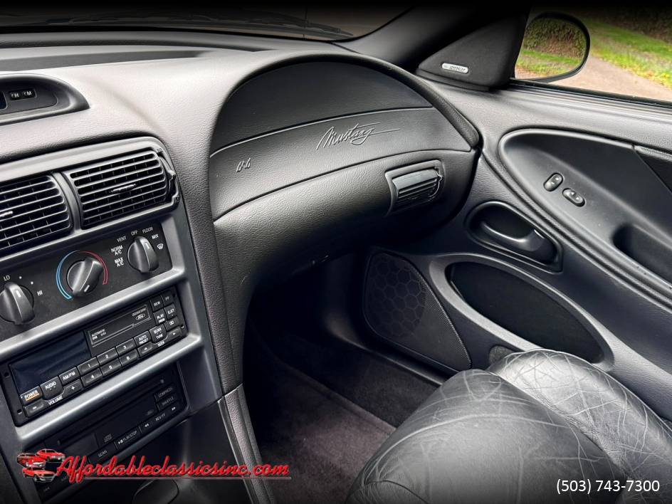 Ford-mustang-cobra-1996-19