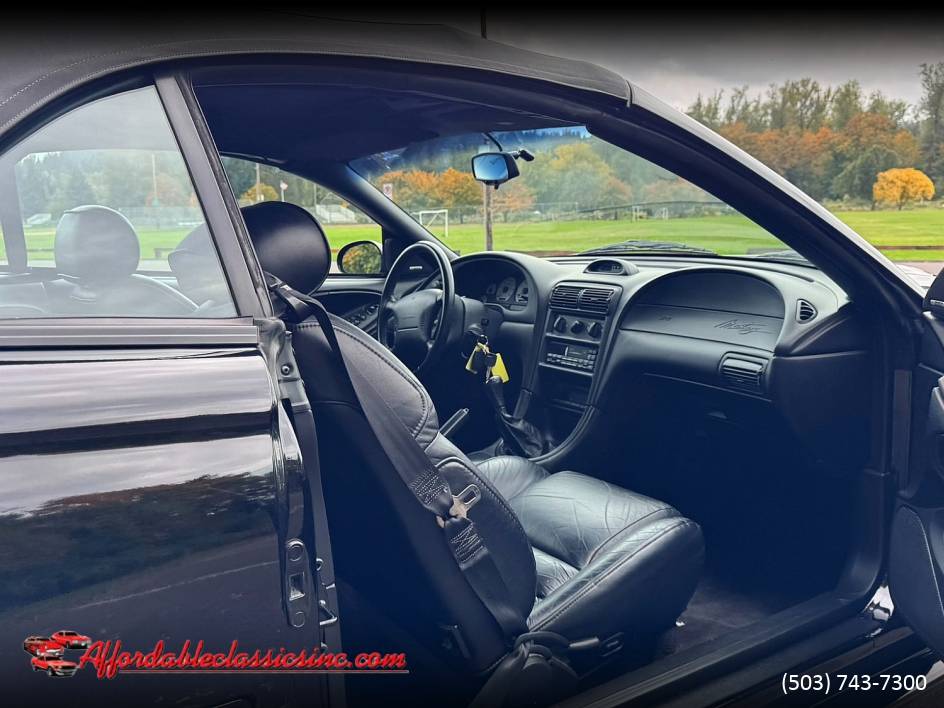 Ford-mustang-cobra-1996-21