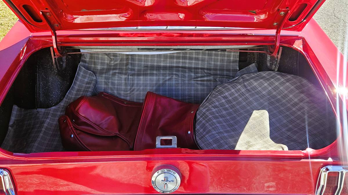 Ford-mustang-convertible-1966-red-11