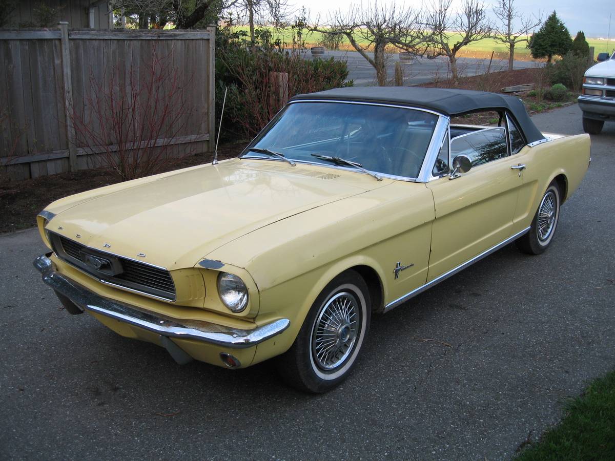 Ford-mustang-convertible-1966-yellow-4