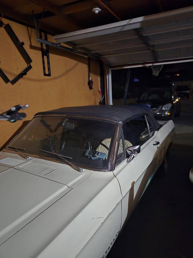 Ford-mustang-convertible-1967-white-11
