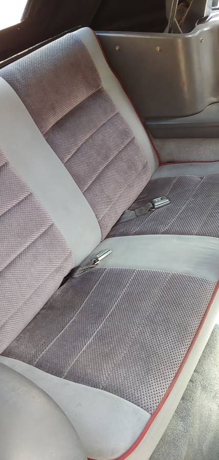 Ford-mustang-convertible-1985-black-15