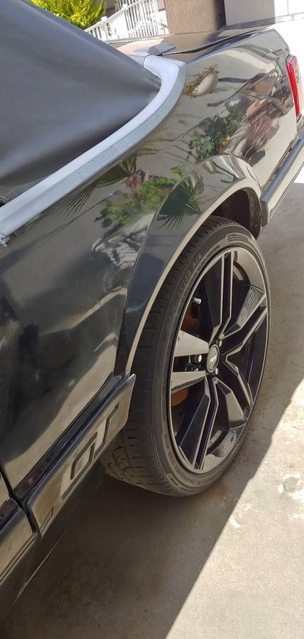 Ford-mustang-convertible-1985-black-16