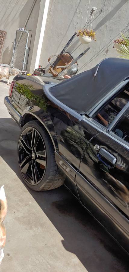 Ford-mustang-convertible-1985-black-2