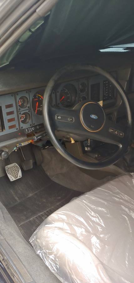 Ford-mustang-convertible-1985-black-4