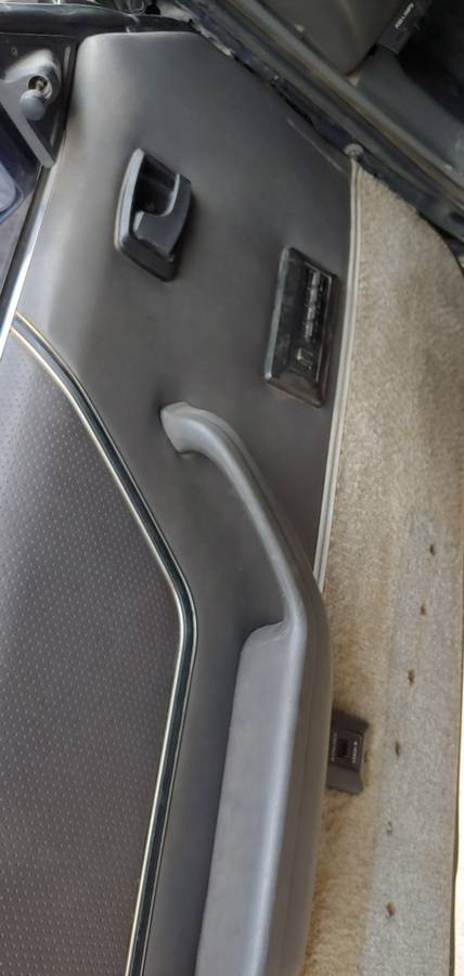 Ford-mustang-convertible-1985-black-5