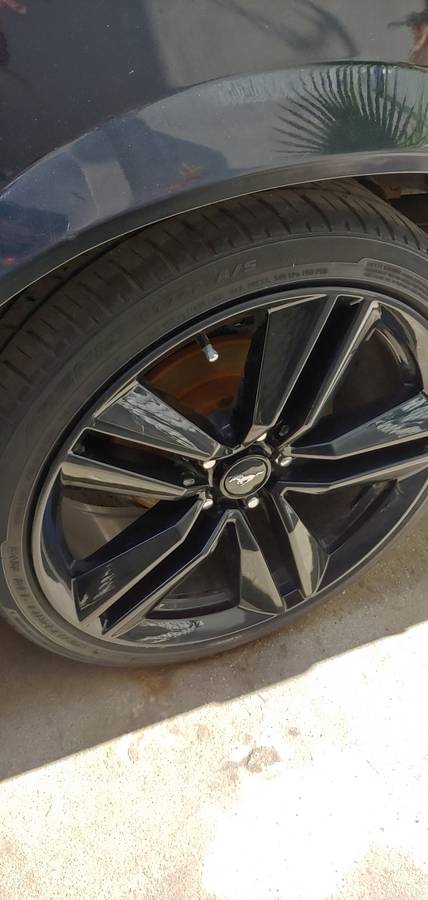 Ford-mustang-convertible-1985-black-6