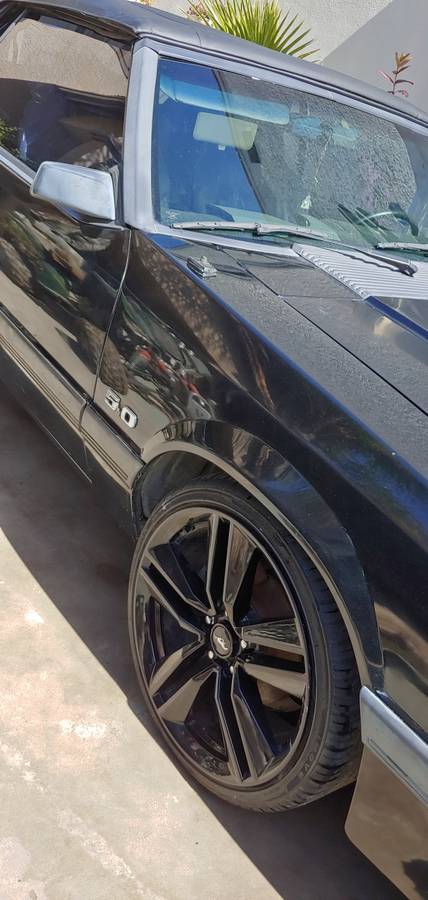 Ford-mustang-convertible-1985-black-9